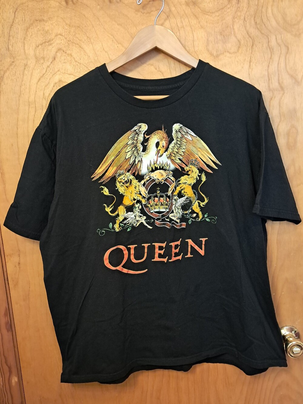 Queen Band Tee